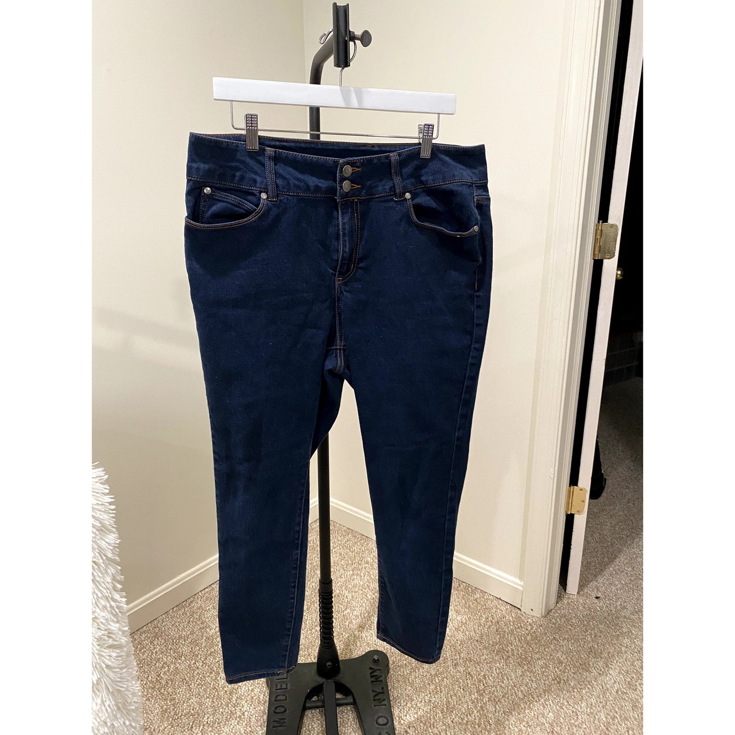 Tahari Blue Denim Jeans - 16W (EUC)