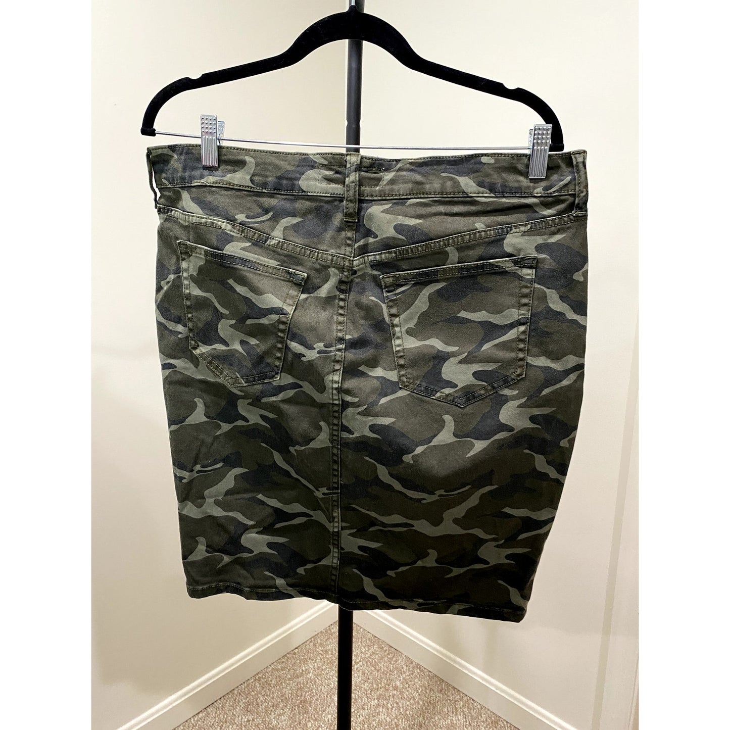 TORRID Camo Demin Pencil Skirt  - Size 12 (EUC)