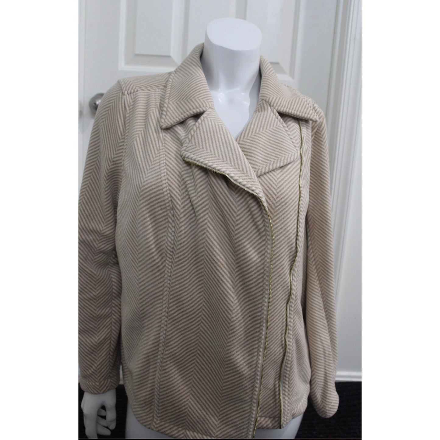 Issac Mizrah Live Chevron Striped Tan/White Jacket - Sz. 2X (NWT)