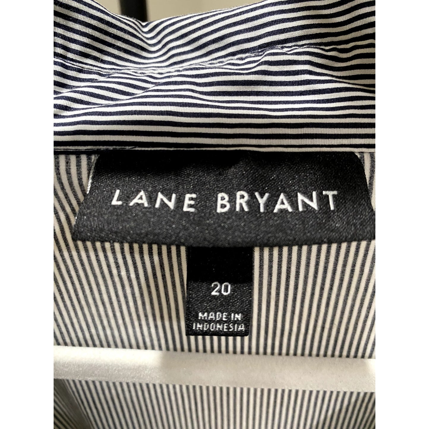 Lane Bryant No Peek Collection Blue/White Pinstriped Blouse - Size 20 (EUC)