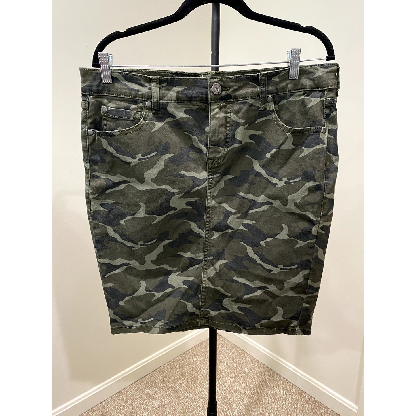 TORRID Camo Demin Pencil Skirt  - Size 12 (EUC)