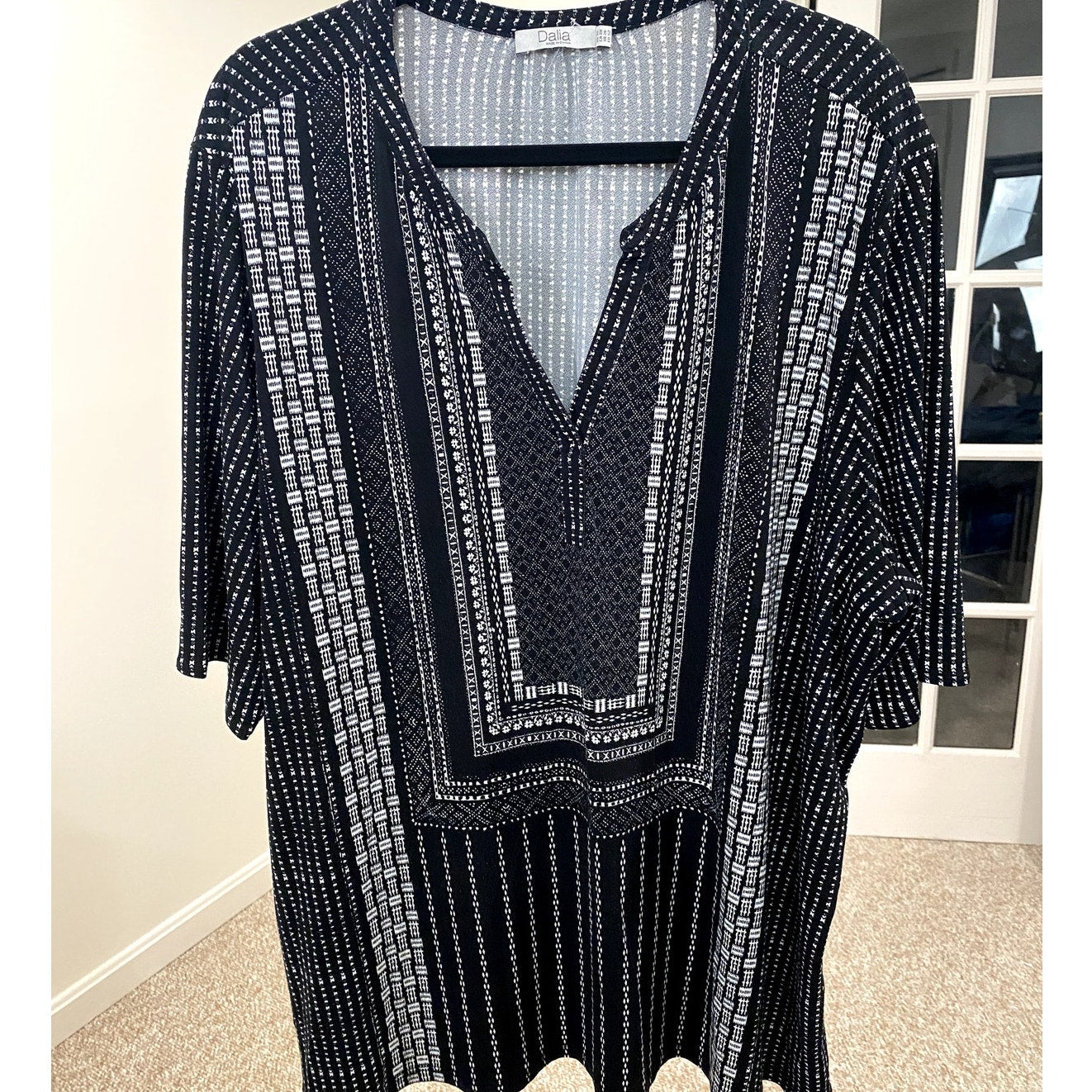 Dalia Black and White Geometric Tunic  - Size 3X (NWOT)