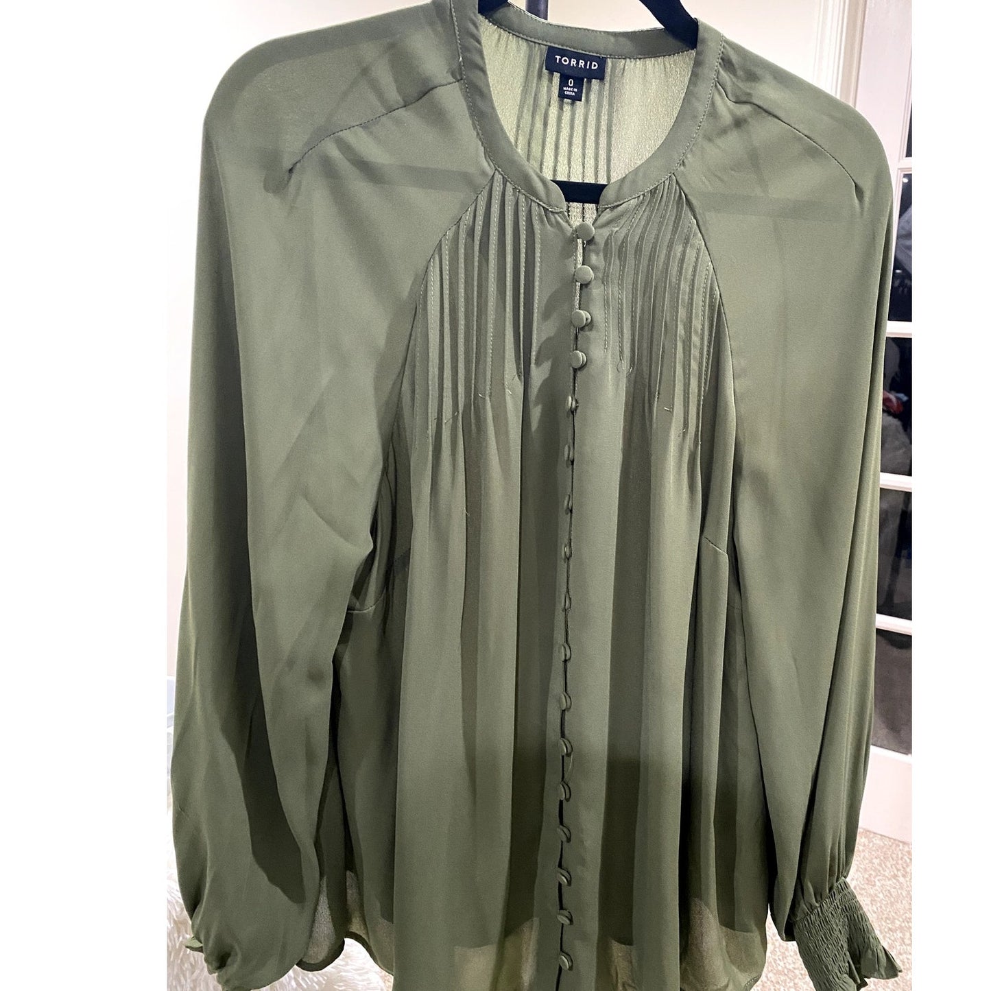 TORRID  Olive Green Button Up Blouse - Size 0 (EUC)